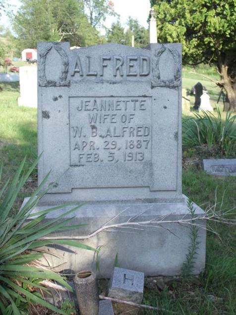 http://image2.findagrave.com/photos/2012/216/83599235_134413433061.jpg