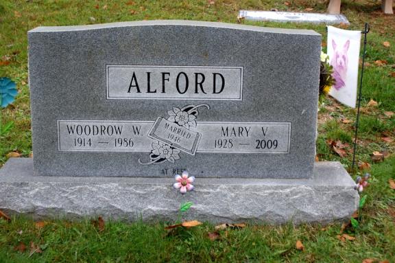 http://image2.findagrave.com/photos/2011/308/74543999_132055439704.jpg